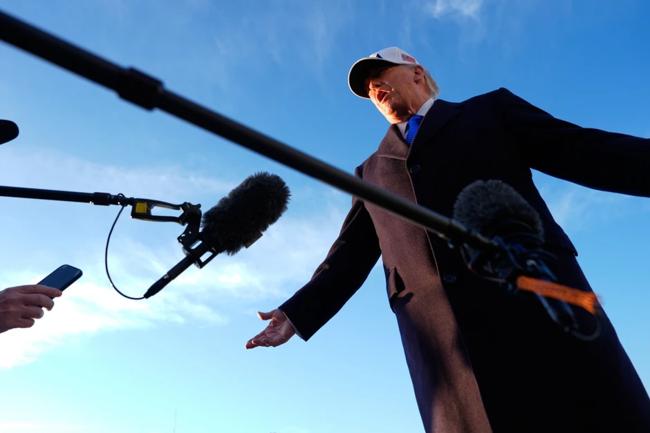 Ông Trump: Hải quân Mỹ sẽ sớm hộ tống tàu chở dầu qua eo biển Hormuz Ông Trump: Hải quân Mỹ sẽ sớm hộ tống tàu chở dầu qua eo biển Hormuz