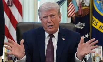 Ông Trump: Iran còn 48 giờ để mở cửa eo biển Hormuz
