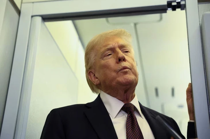 Ông Trump: Iran dùng AI dựng cảnh tấn công tàu sân bay Mỹ, tạo đám đông 250.000 người Ông Trump: Iran dùng AI dựng cảnh tấn công tàu sân bay Mỹ, tạo đám đông 250.000 người
