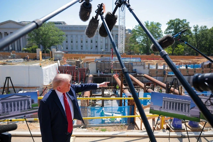 Ông Trump khoe công trường phòng khiêu vũ 400 triệu USD, khẳng định 'tiền tôi chi' Ông Trump khoe công trường phòng khiêu vũ 400 triệu USD, khẳng định 'tiền tôi chi'