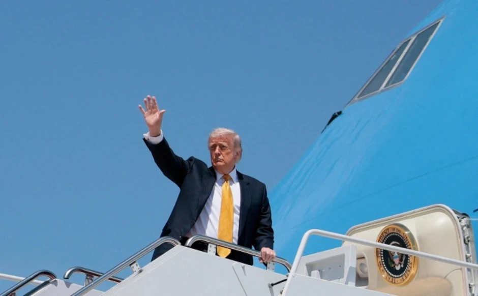 Ông Trump lên đường công du Trung Quốc Ông Trump lên đường công du Trung Quốc