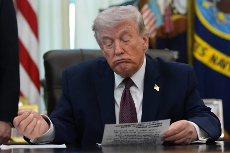Ông Trump 'muốn dàn xếp' vụ kiện 10 tỷ USD với Sở Thuế vụ Mỹ Ông Trump 'muốn dàn xếp' vụ kiện 10 tỷ USD với Sở Thuế vụ Mỹ