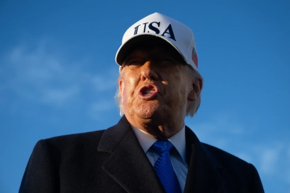 Ông Trump muốn NATO, Trung Quốc giúp mở lại Eo biển Hormuz Ông Trump muốn NATO, Trung Quốc giúp mở lại Eo biển Hormuz