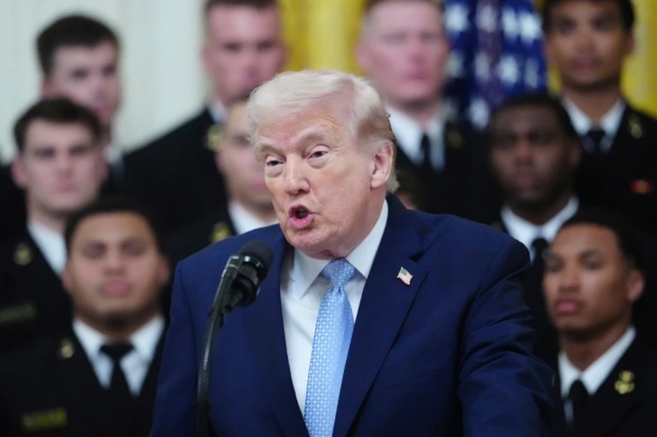 Ông Trump: NATO 'hèn nhát' Ông Trump: NATO 'hèn nhát'