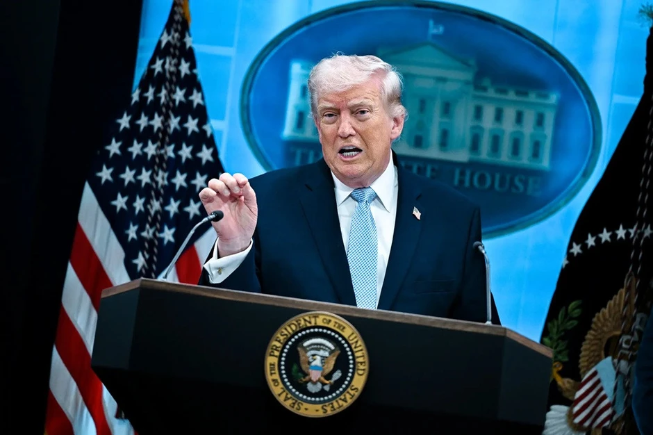 Ông Trump nói có thể nối lại tấn công Iran, 15 nước thảo luận về Hormuz Ông Trump nói có thể nối lại tấn công Iran, 15 nước thảo luận về Hormuz