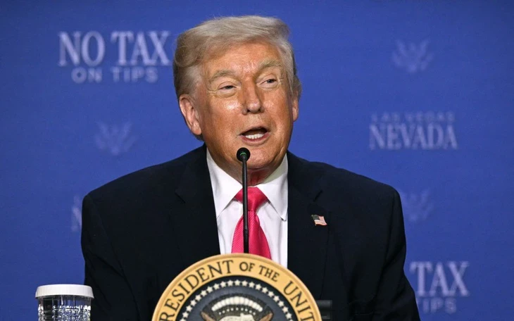 Ông Trump nói Iran 'không thể tống tiền chúng tôi' bằng eo biển Hormuz Ông Trump nói Iran 'không thể tống tiền chúng tôi' bằng eo biển Hormuz