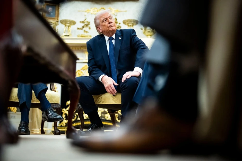 Ông Trump ra lệnh cắt đứt mọi quan hệ thương mại với Tây Ban Nha