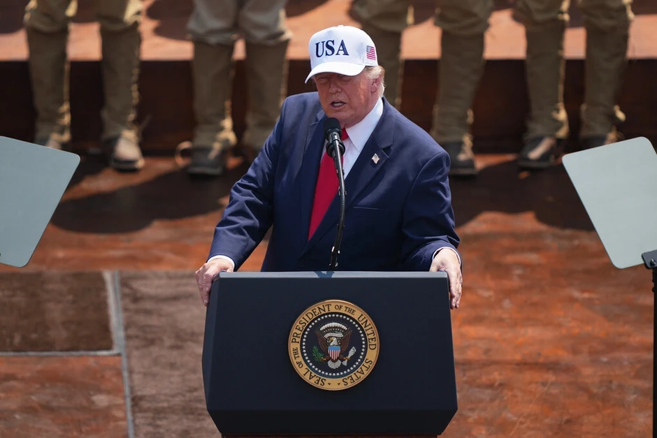 Ông Trump ra lệnh 'đáp trả chưa từng thấy' nếu bị Iran ám sát Ông Trump ra lệnh 'đáp trả chưa từng thấy' nếu bị Iran ám sát