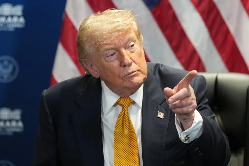 Ông Trump ra lệnh tái phong tỏa cảng biển Iran