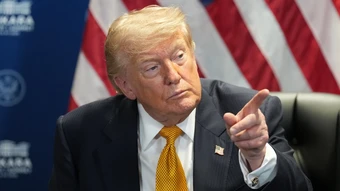 Ông Trump ra lệnh tái phong tỏa cảng biển Iran