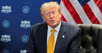 Ông Trump ra lệnh tấn công Iran trong lúc công du