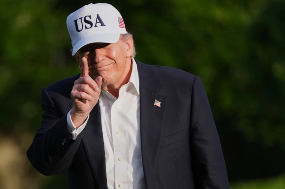 Ông Trump rút đơn vụ kiện 10 tỷ USD với Sở Thuế vụ Mỹ