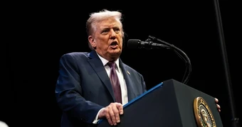 Ông Trump 'thề' bắt Iran chịu trách nhiệm về các vụ tấn công của Houthi ở Hormuz
