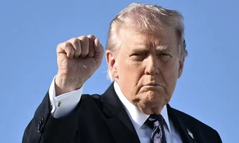 Ông Trump thề trả thù cho binh sĩ thiệt mạng trong xung đột với Iran