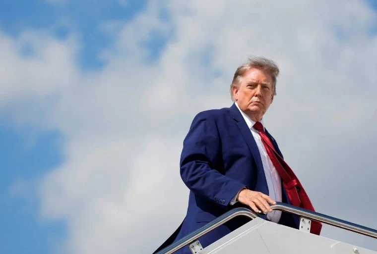 Ông Trump tiết lộ lý do bí mật đổi máy bay ở Thổ Nhĩ Kỳ Ông Trump tiết lộ lý do bí mật đổi máy bay ở Thổ Nhĩ Kỳ