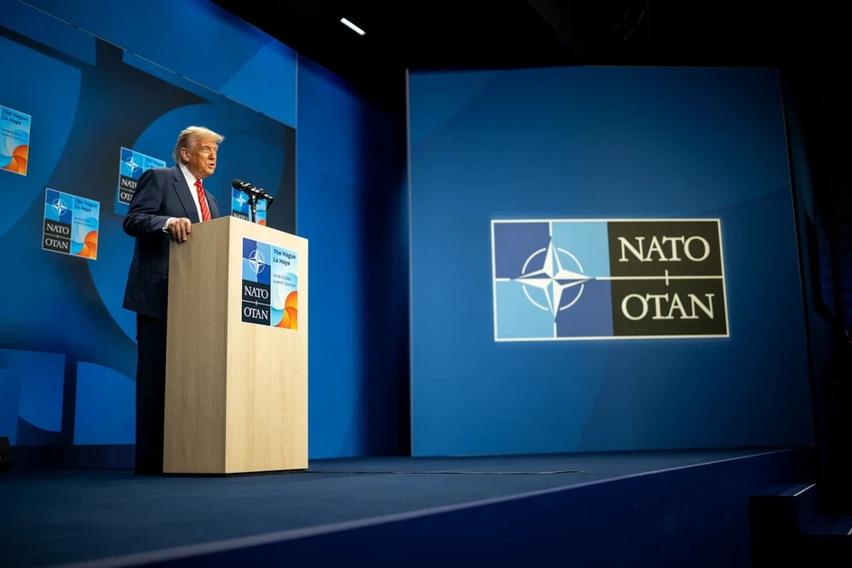Ông Trump: Tôi đang cân nhắc nghiêm túc việc rút Mỹ khỏi NATO Ông Trump: Tôi đang cân nhắc nghiêm túc việc rút Mỹ khỏi NATO