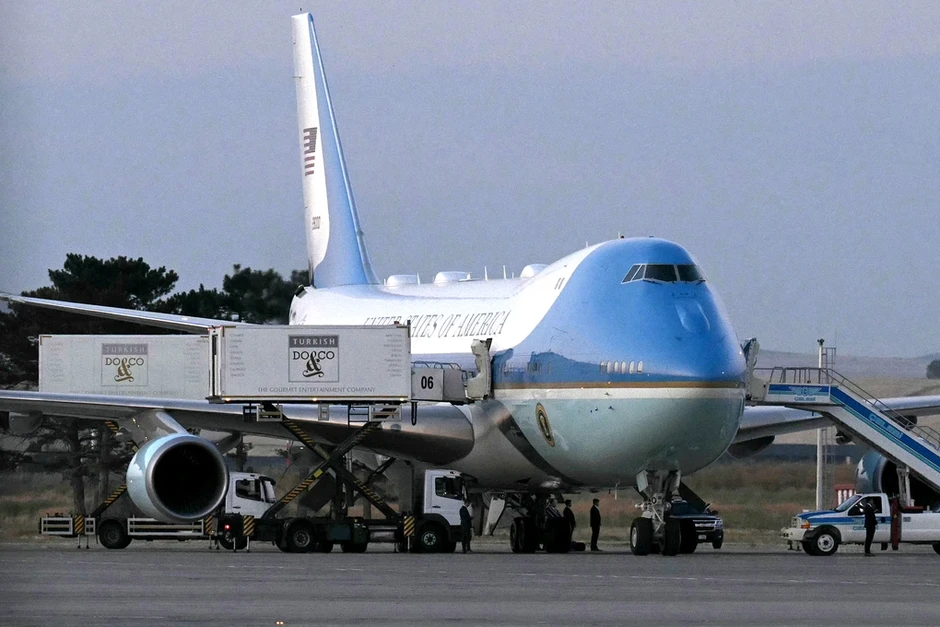 Ông Trump từng 'bí mật đổi sang máy bay quân sự' rời Thổ Nhĩ Kỳ vì âm mưu ám sát Ông Trump từng 'bí mật đổi sang máy bay quân sự' rời Thổ Nhĩ Kỳ vì âm mưu ám sát