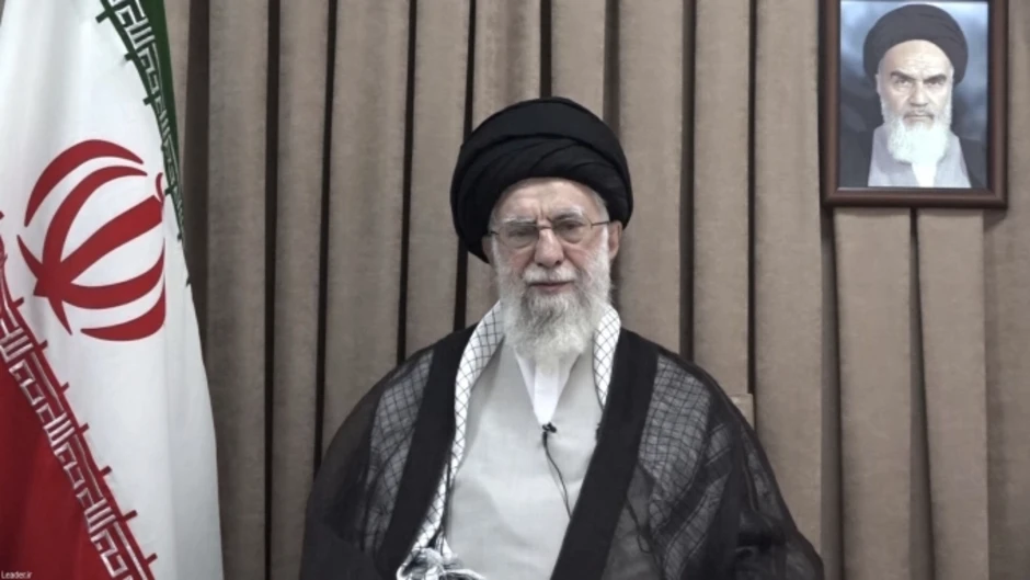 Ông Trump tuyên bố Lãnh tụ Tối cao Iran 'đã bị hạ sát' - Báo TinVina