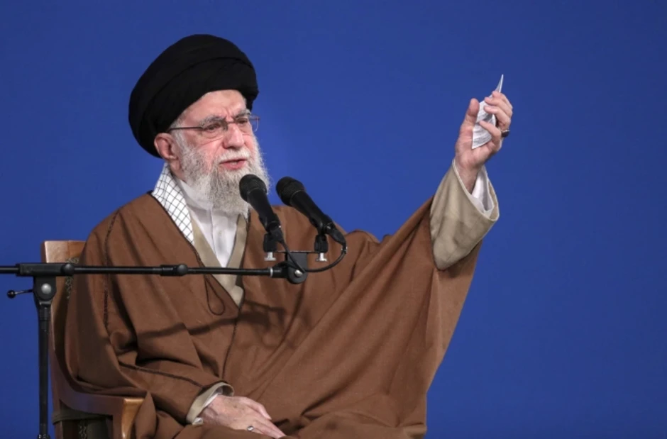 Ông Trump tuyên bố Lãnh tụ Tối cao Iran 'đã bị hạ sát' - Báo TinVina