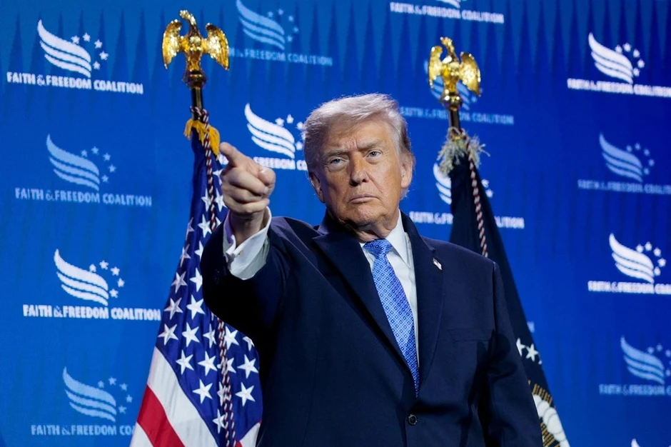 Ông Trump tuyên bố Mỹ sẽ "giáng đòn rất mạnh" vào Iran Ông Trump tuyên bố Mỹ sẽ "giáng đòn rất mạnh" vào Iran