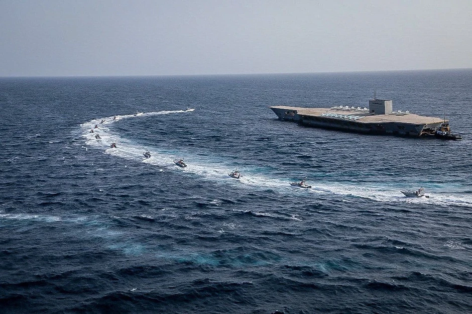 Ông Trump tuyên bố phong tỏa Eo biển Hormuz: Nhìn từ luật quốc tế và vùng xám pháp lý