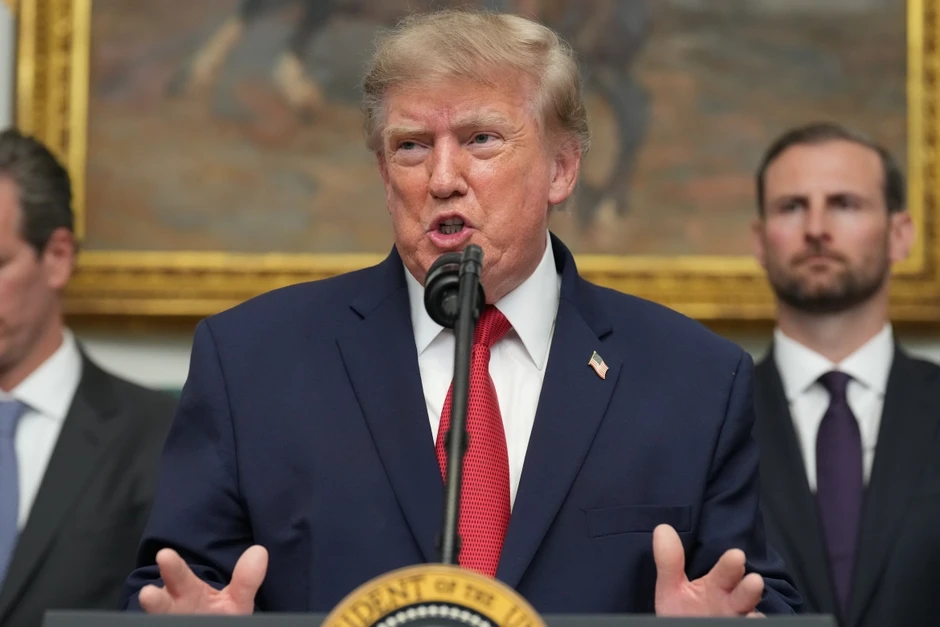 Ông Trump tuyên bố tiến hành “chiến tranh kinh tế” với Iran Ông Trump tuyên bố tiến hành “chiến tranh kinh tế” với Iran