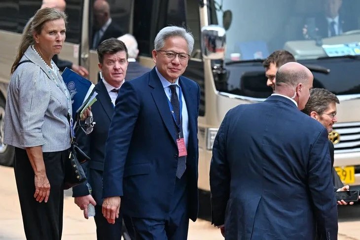 Ông Trump xác nhận Trung Quốc chưa duyệt mua chip AI Nvidia Ông Trump xác nhận Trung Quốc chưa duyệt mua chip AI Nvidia