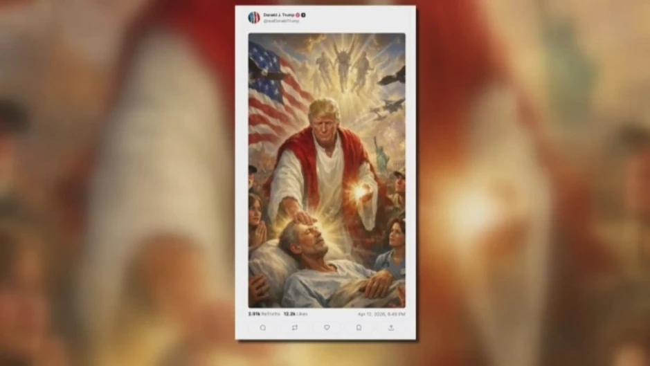 Ông Trump xóa bức ảnh chế 'bàn tay phát sáng' Ông Trump xóa bức ảnh chế 'bàn tay phát sáng'