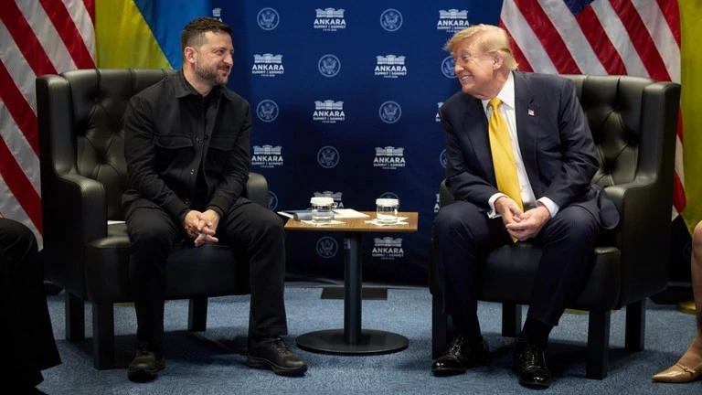 Ông Zelensky phản ứng khi ông Trump giục đến Nga gặp Tổng thống Putin