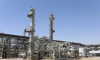 OPEC+ tiếp tục nới hạn ngạch khai thác dầu mỏ thêm 206.000 thùng/ngày