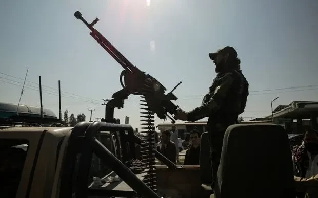 Pakistan bị cáo buộc pháo kích Afghanistan khiến gần 100 người thương vong Pakistan bị cáo buộc pháo kích Afghanistan khiến gần 100 người thương vong
