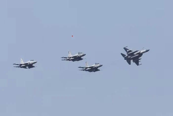 Pakistan đưa phi đội chiến đấu và hàng ngàn binh sĩ tới Ả-rập Xê-út Pakistan đưa phi đội chiến đấu và hàng ngàn binh sĩ tới Ả-rập Xê-út