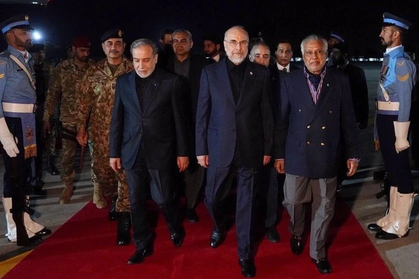 Phái đoàn Iran đến Islamabad, cảnh báo cứng rắn trước đàm phán với Mỹ Phái đoàn Iran đến Islamabad, cảnh báo cứng rắn trước đàm phán với Mỹ