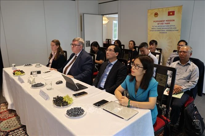 Phái đoàn Việt Nam tại Geneva tổ chức tọa đàm về chính sách công nghiệp Phái đoàn Việt Nam tại Geneva tổ chức tọa đàm về chính sách công nghiệp