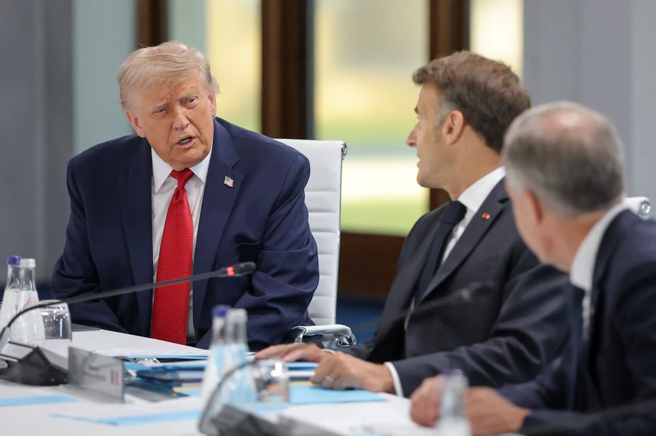 Phản ứng bất ngờ của Tổng thống Trump khi đến muộn cuộc họp G7 Phản ứng bất ngờ của Tổng thống Trump khi đến muộn cuộc họp G7