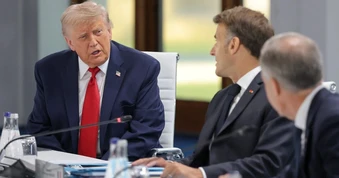 Phản ứng bất ngờ của Tổng thống Trump khi đến muộn cuộc họp G7