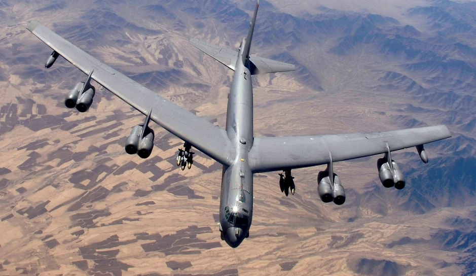 'Pháo đài bay' B-52 của Mỹ rơi ngay khi cất cánh, phi hành đoàn thiệt mạng 'Pháo đài bay' B-52 của Mỹ rơi ngay khi cất cánh, phi hành đoàn thiệt mạng