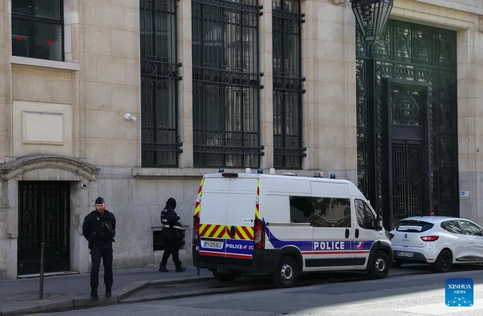 Pháp: Chặn vụ đánh bom bên ngoài ngân hàng Mỹ tại Paris Pháp: Chặn vụ đánh bom bên ngoài ngân hàng Mỹ tại Paris