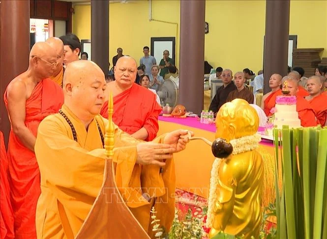 Phật giáo góp phần tăng cường quan hệ đặc biệt Việt Nam - Lào