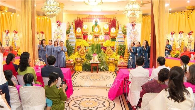 Phật giáo góp phần tăng cường quan hệ đặc biệt Việt Nam - Lào