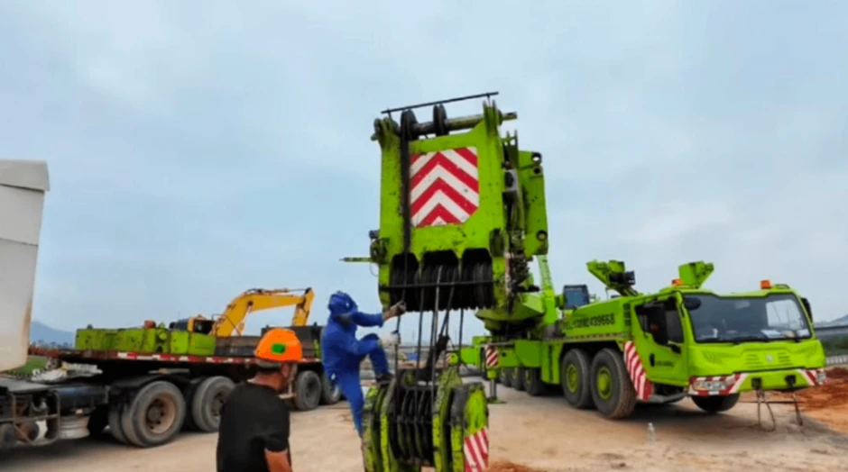 Phát hiện 21 xe tải Trung Quốc di chuyển liên tục trong đêm chở theo hơn 1.100 tấn thiết bị, xây xong cây cầu chỉ trong 24 giờ Phát hiện 21 xe tải Trung Quốc di chuyển liên tục trong đêm chở theo hơn 1.100 tấn thiết bị, xây xong cây cầu chỉ trong 24 giờ