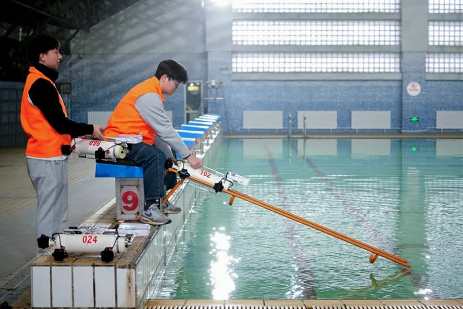 Phát hiện Trung Quốc thả đồng loạt 116 drone 5 kg xuống nước, di chuyển được 30 km suốt hơn 8 giờ, lập kỷ lục thế giới Phát hiện Trung Quốc thả đồng loạt 116 drone 5 kg xuống nước, di chuyển được 30 km suốt hơn 8 giờ, lập kỷ lục thế giới