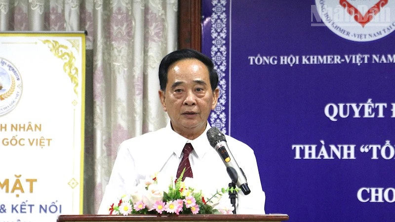 Phát huy vai trò điểm tựa vững chắc cho cộng đồng người gốc Việt ở Campuchia Phát huy vai trò điểm tựa vững chắc cho cộng đồng người gốc Việt ở Campuchia