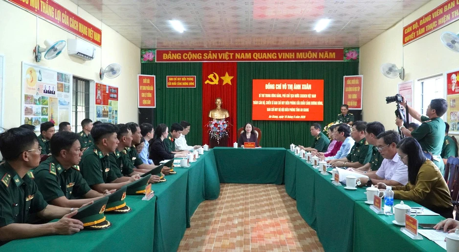 Phó Chủ tịch nước: Biên phòng Phú Quốc không để bị động, bất ngờ trong mọi tình huống Phó Chủ tịch nước: Biên phòng Phú Quốc không để bị động, bất ngờ trong mọi tình huống