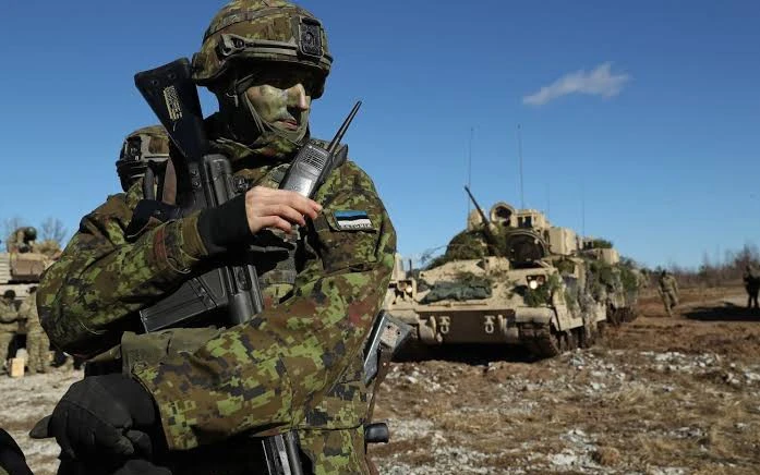 Phòng tuyến Nga bị vỡ, Ukraine đột kích sâu hơn 20km ở Lyman? Phòng tuyến Nga bị vỡ, Ukraine đột kích sâu hơn 20km ở Lyman?