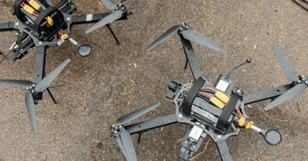 Phóng viên Anh kể lại cảm giác bị UAV 'truy đuổi' ở Ukraine