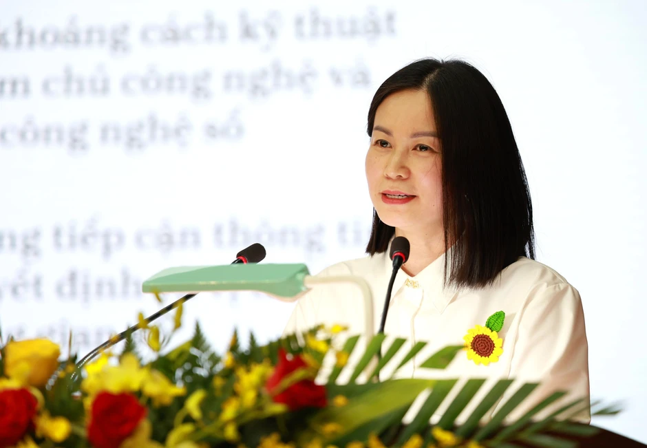 Phụ nữ Quân đội làm chủ vũ khí và khí tài công nghệ cao Phụ nữ Quân đội làm chủ vũ khí và khí tài công nghệ cao