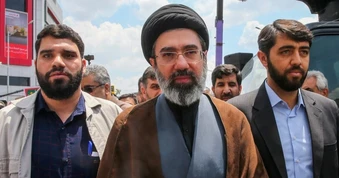 Quân đội Iran nhận lệnh từ Lãnh tụ Tối cao, cảnh báo tấn công đáp trả Mỹ