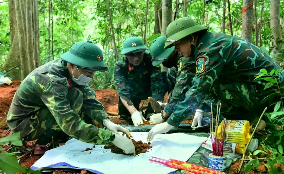 Quân khu 4 tìm kiếm, quy tập 263 hài cốt liệt sĩ trong mùa khô 2025 - 2026 Quân khu 4 tìm kiếm, quy tập 263 hài cốt liệt sĩ trong mùa khô 2025 - 2026