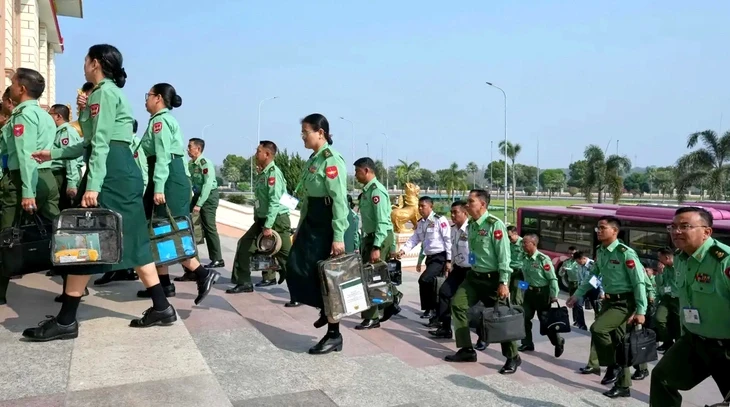 Quốc hội Myanmar họp lại sau 5 năm, phe thân quân đội nắm gần 90% số ghế Quốc hội Myanmar họp lại sau 5 năm, phe thân quân đội nắm gần 90% số ghế